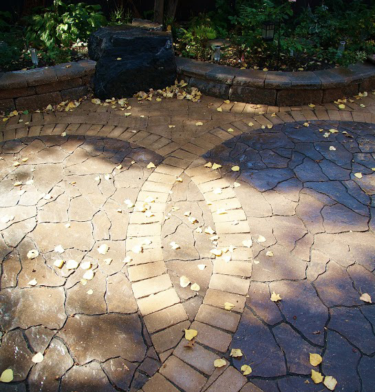 Roman Paver Contrast | B. Rocke Landscaping | Winnipeg, Manitoba